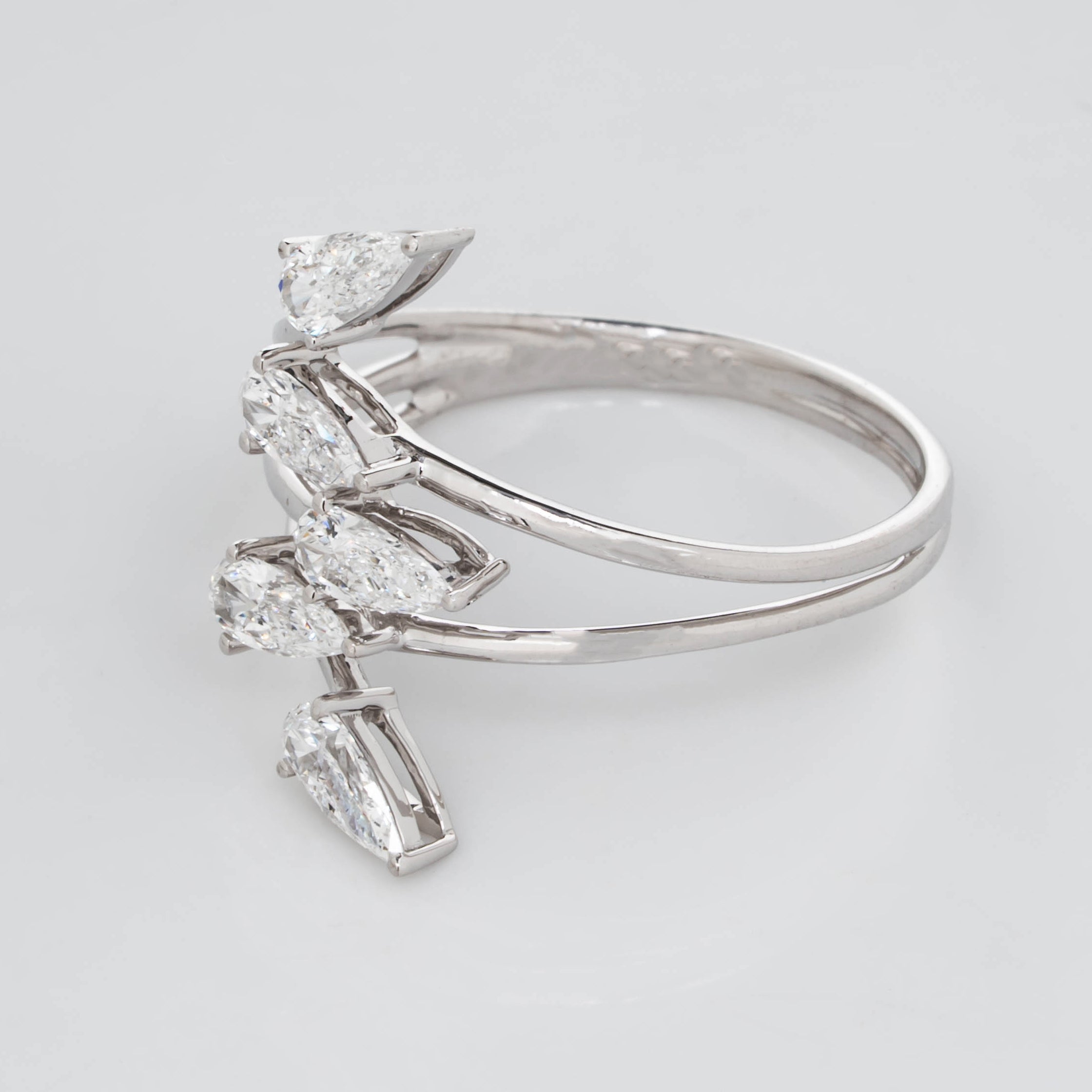 PEAR LAB GROWN DIAMOND WEDDING RING