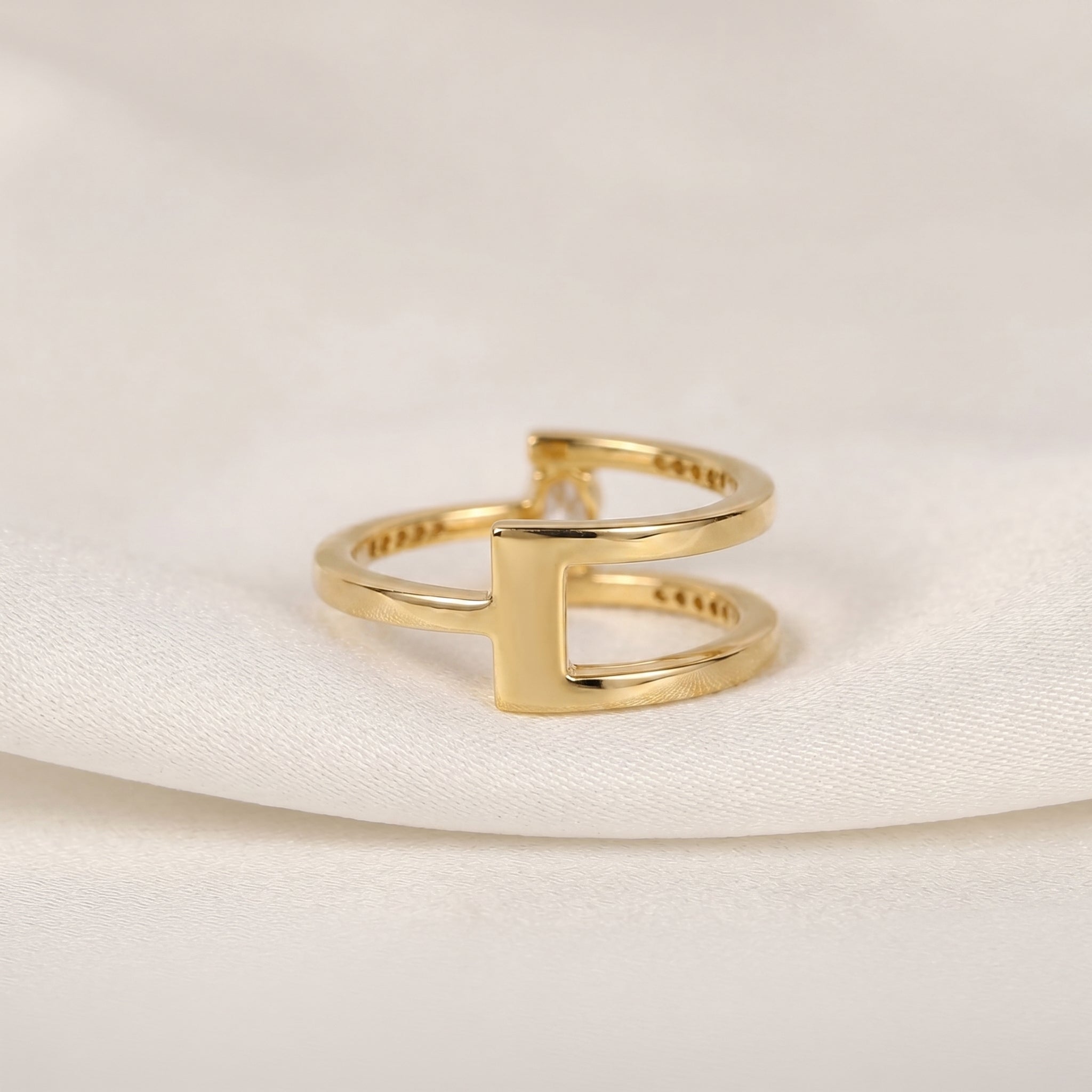 Oval Cut Open Bypass Lab Grown Diamond Ring in 18K Yellow Gold 0.32 CTW