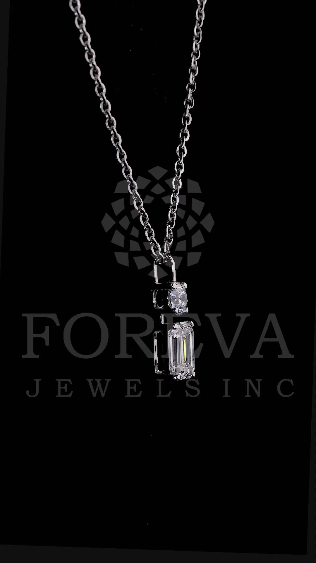 ETERNAL DUET PENDENT IN EMRALD & ROUND BRILLIANT CUT LAB GROWN DIAMOND