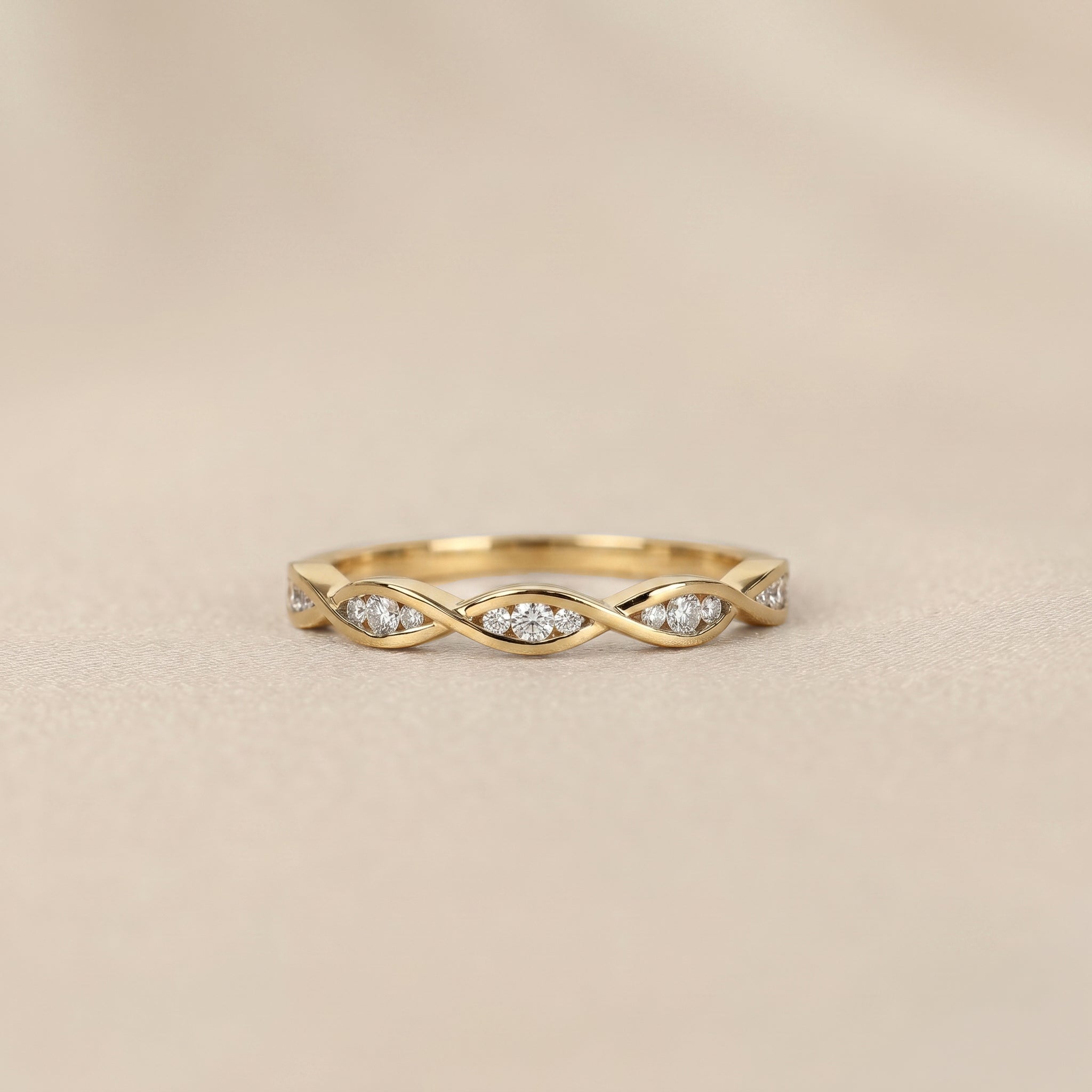 Round Lab Grown Diamond Twisted Band in 10K Yellow Gold 0.12 CTW
