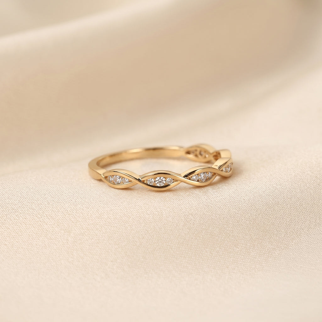 Round Lab Grown Diamond Twisted Band in 14K Yellow Gold 0.12 CTW