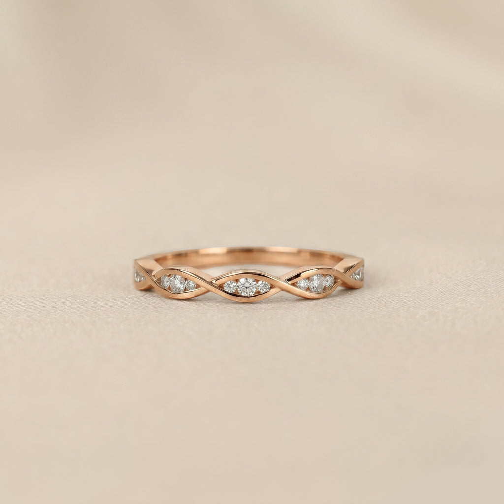 Round Lab Grown Diamond Twisted Band in 18K Rose Gold 0.12 CTW