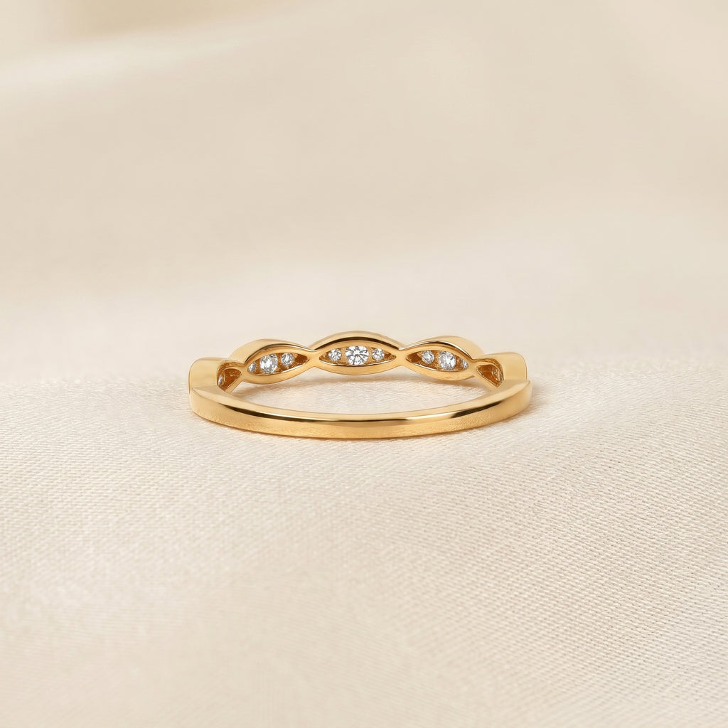Round Lab Grown Diamond Twisted Band in 18K Yellow Gold 0.12 CTW